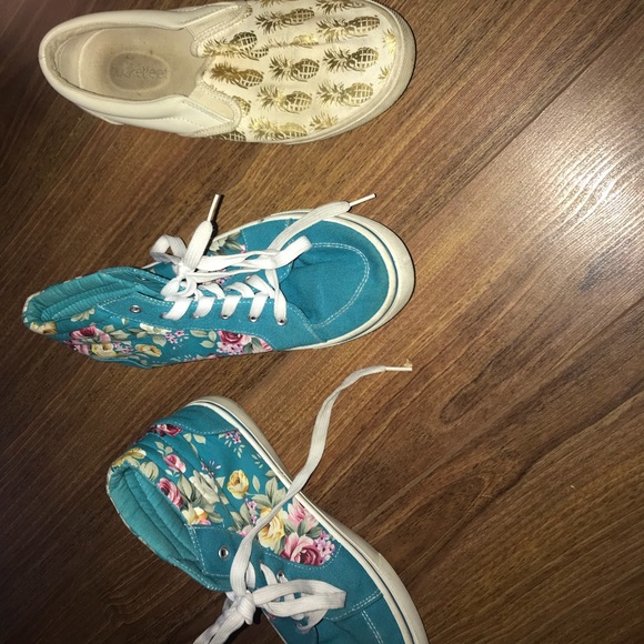 Sneakers - Picture 1 of 1